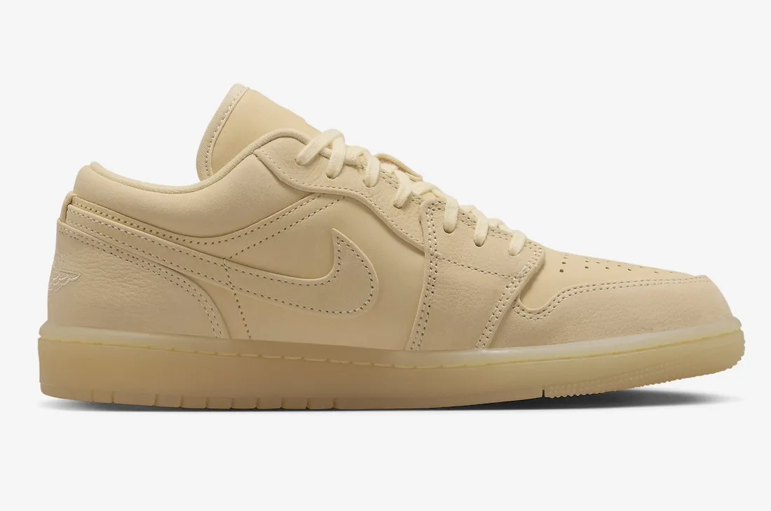 Air Jordan 1 Low WMNS Pale Vanilla 1