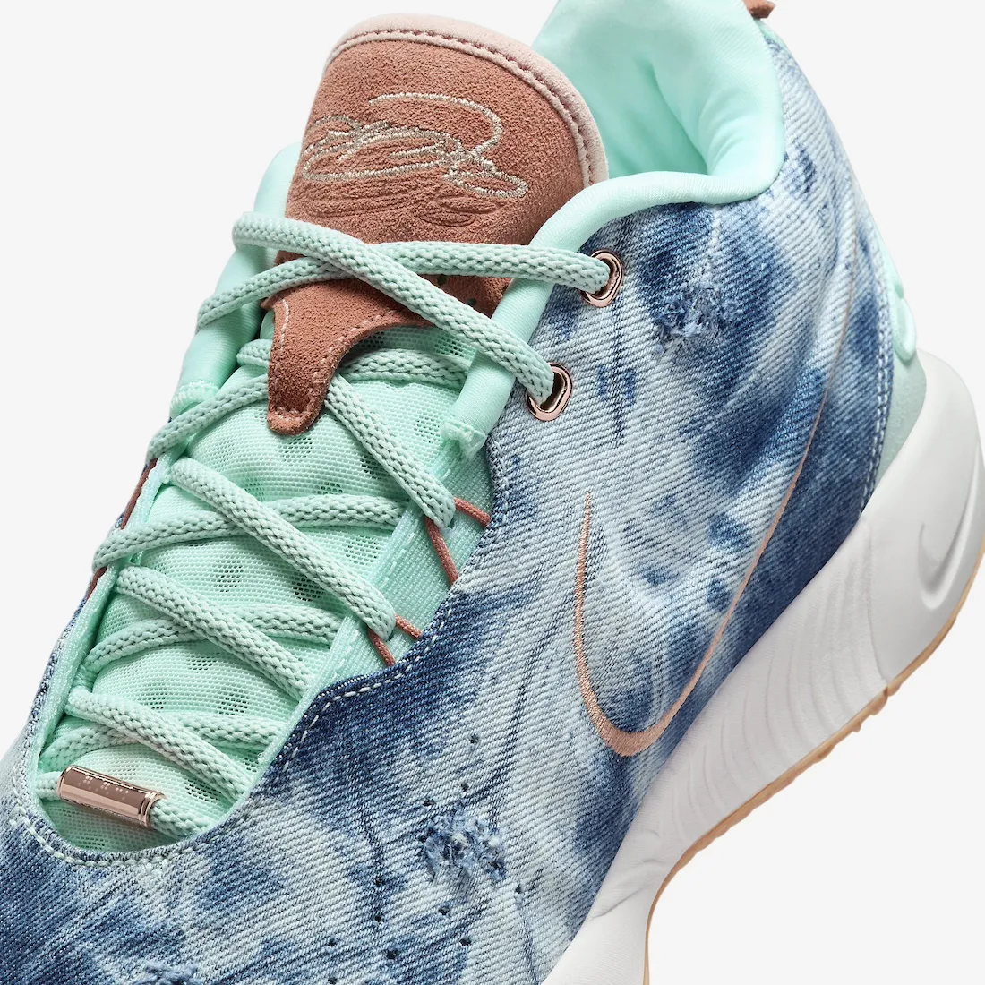 Nike LeBron 21 Aragonite 5