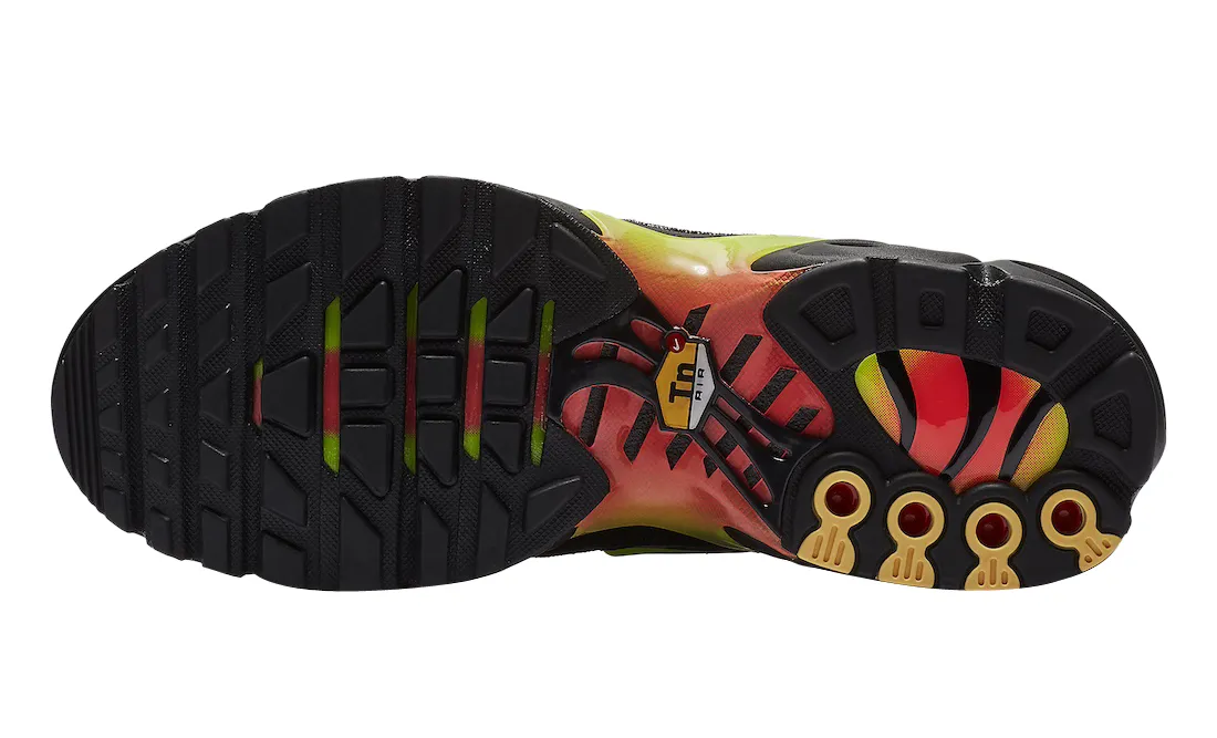 Nike WMNS Air Max Plus Volt Solar Red 4