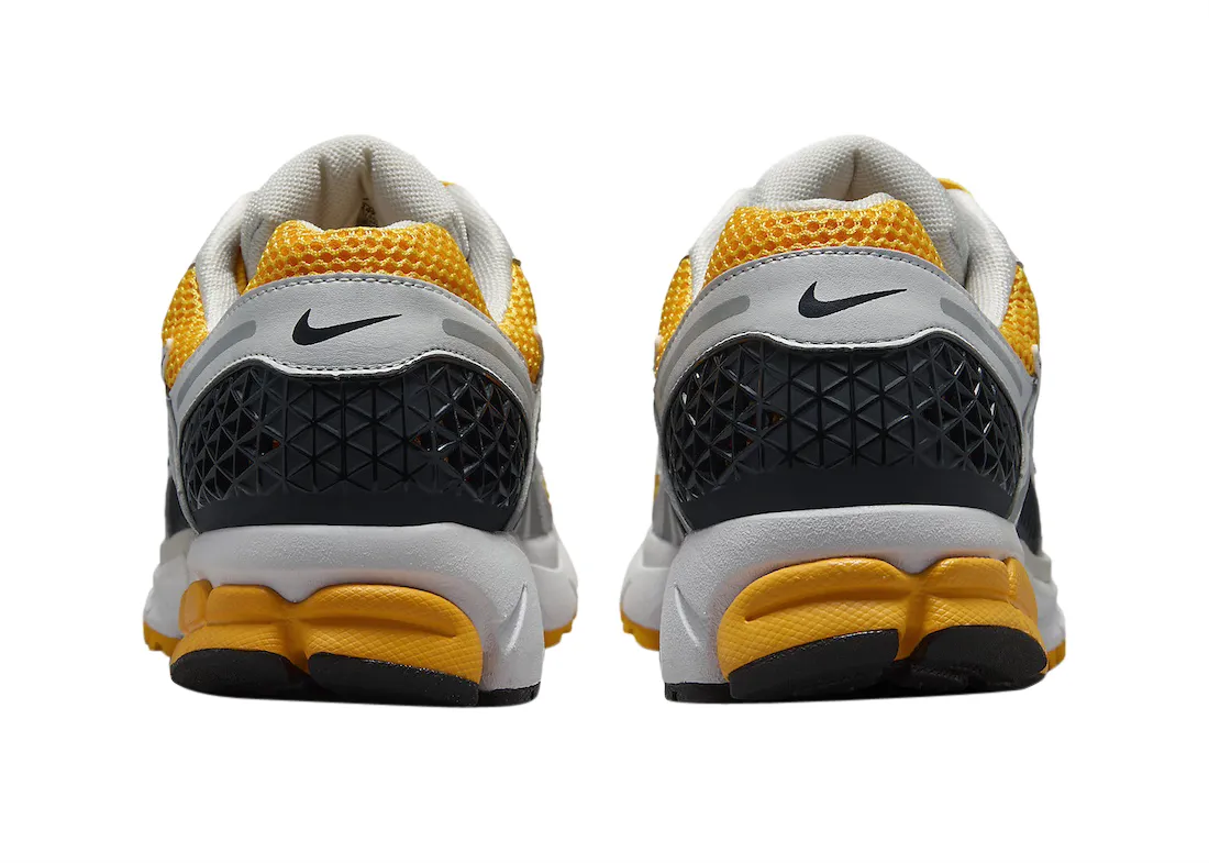 Nike Zoom Vomero 5 University Gold 3