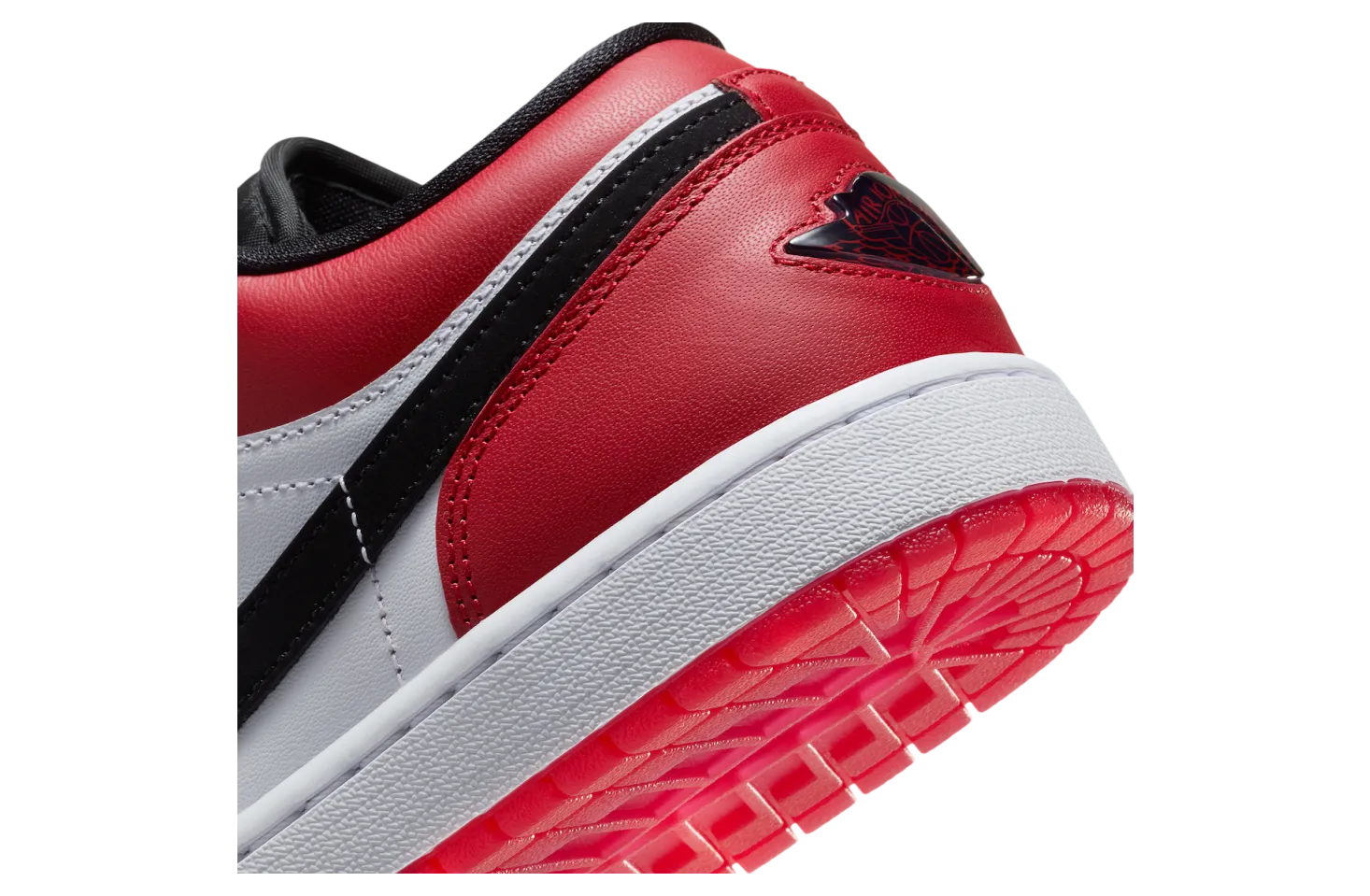air jordan 1 low black toe 2025 6