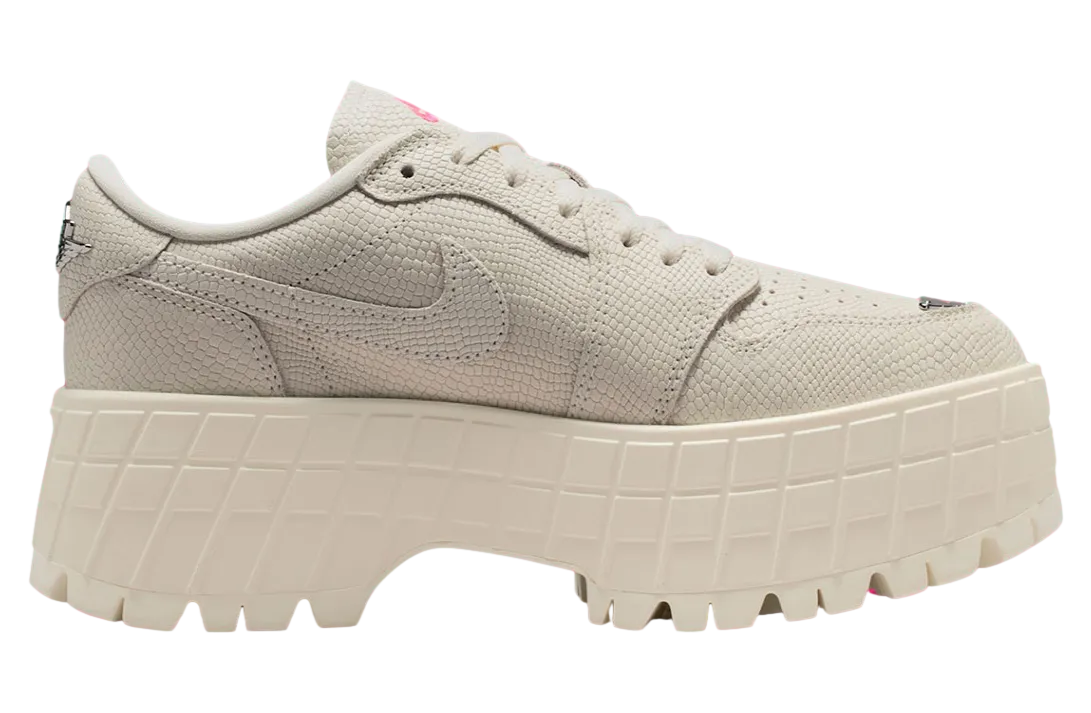 air jordan 1 low brooklyn wmns pale ivory racer pink 3