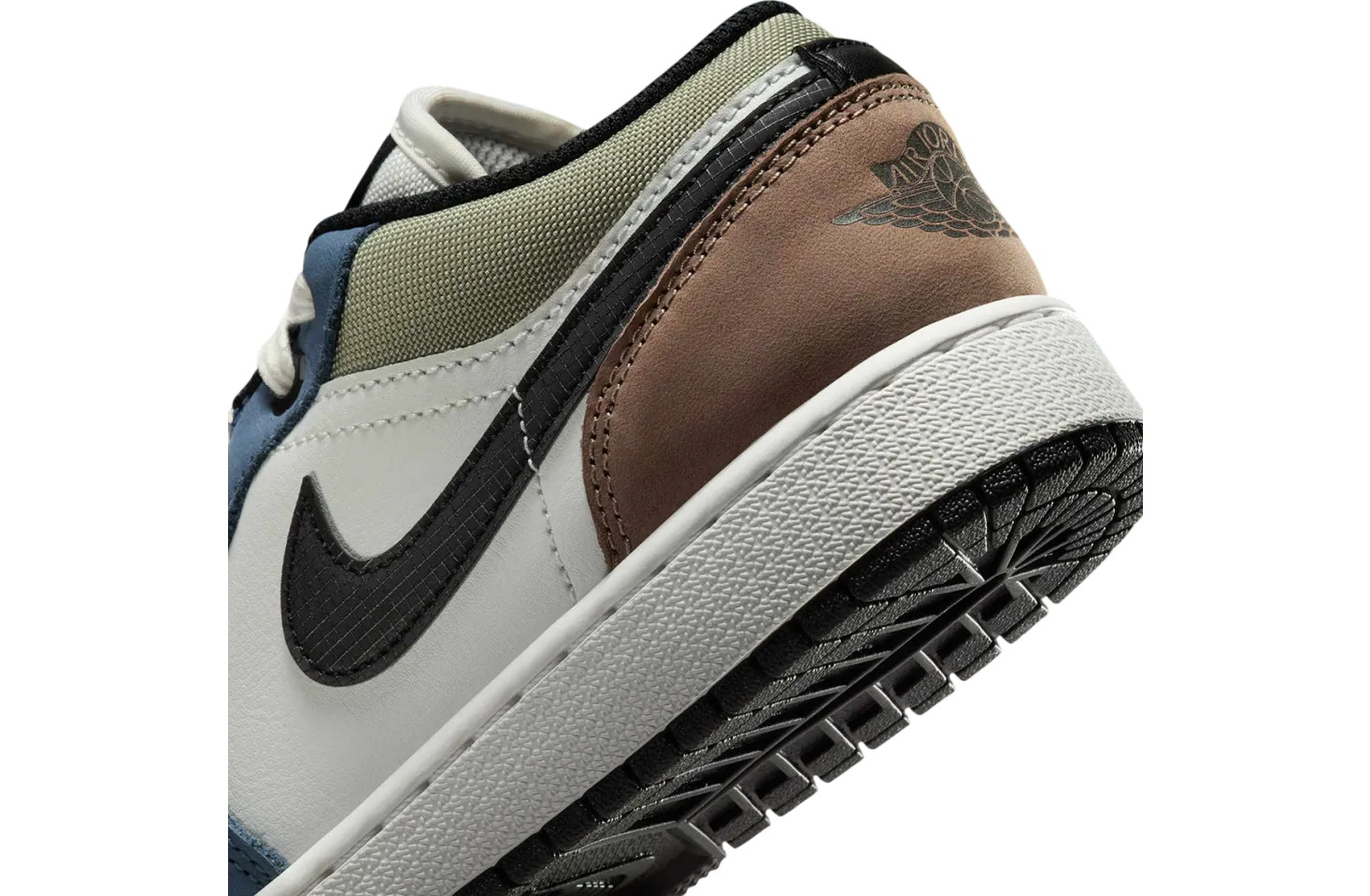air jordan 1 low diffused blue jade horizon 5