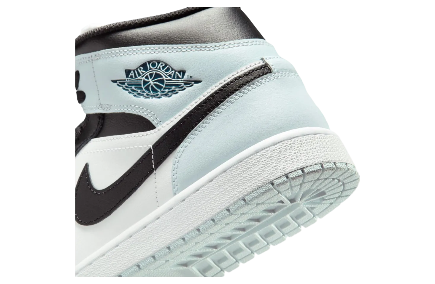 air jordan 1 mid black aura 5