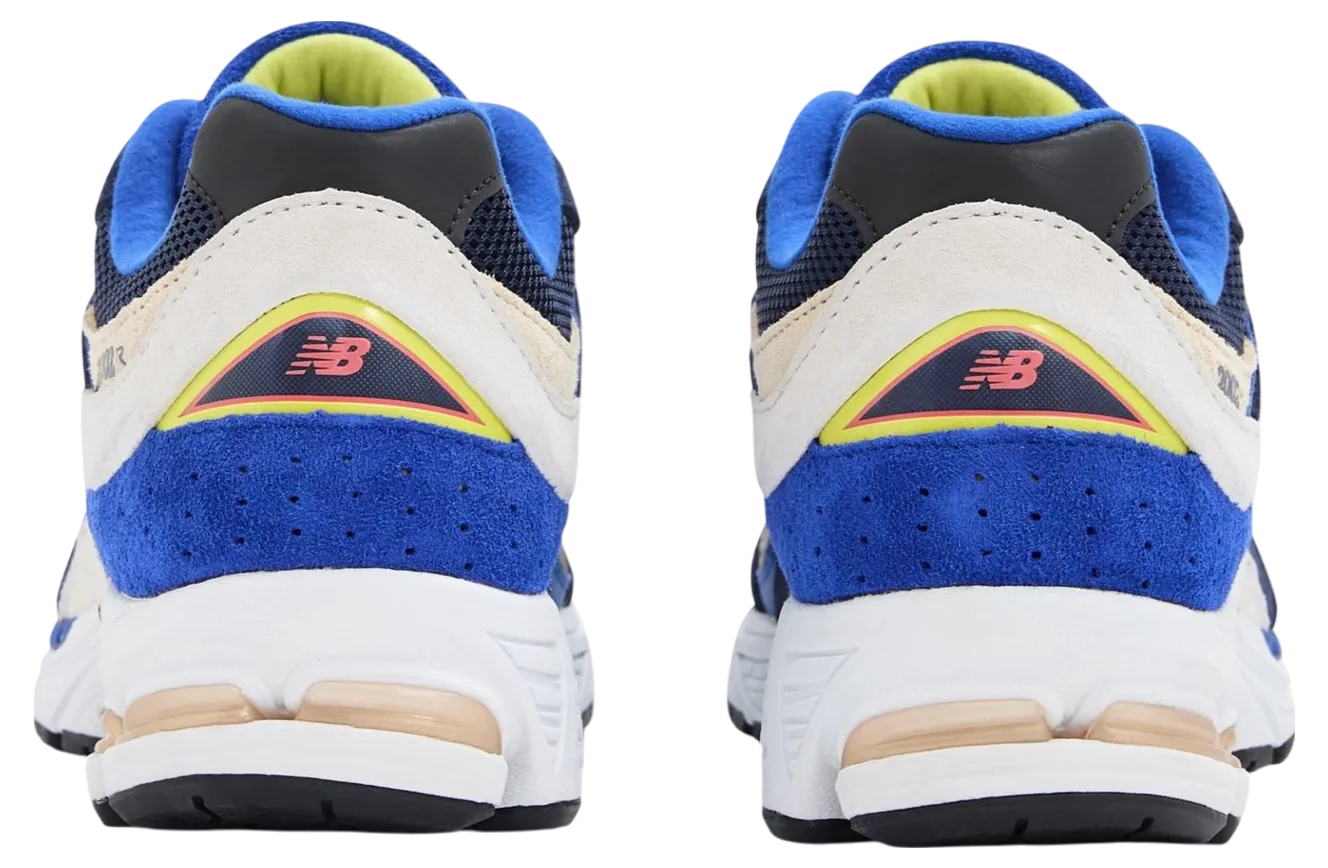 fc porto x new balance 2002r 3