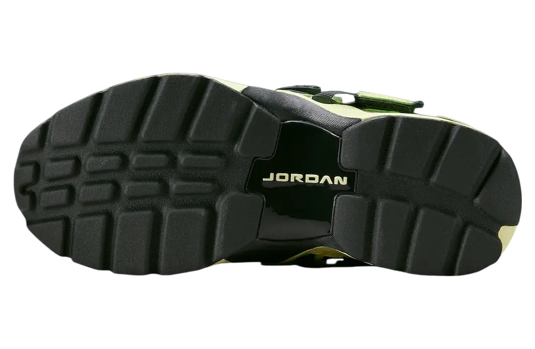 jordan trunner lx luminous green black 4