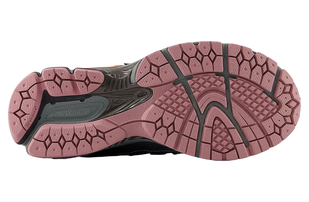 new balance 1906r silver metallic pink 1