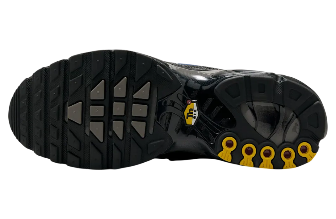 nike air max plus black dark smoke grey 3