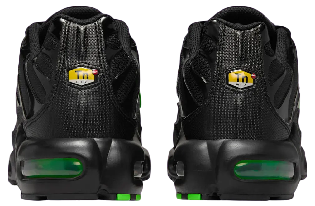 nike air max plus black green strike 3