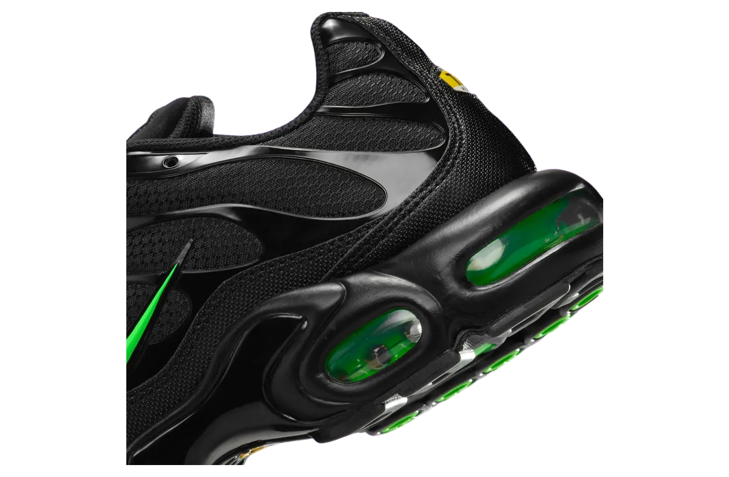 nike air max plus black green strike 6