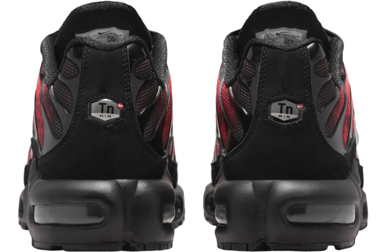 nike air max plus black university red 1 2