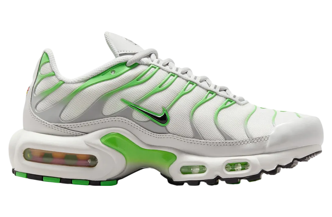 nike air max plus photon dust green strike 0
