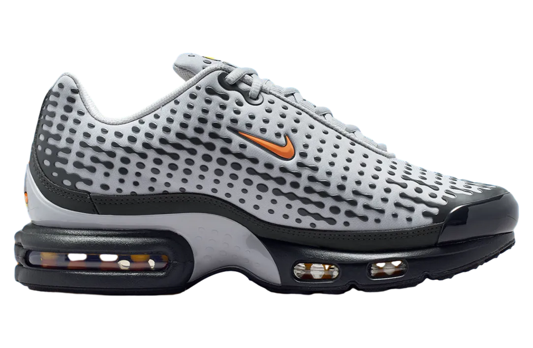 nike air max plus vii light smoke grey hot curry 1
