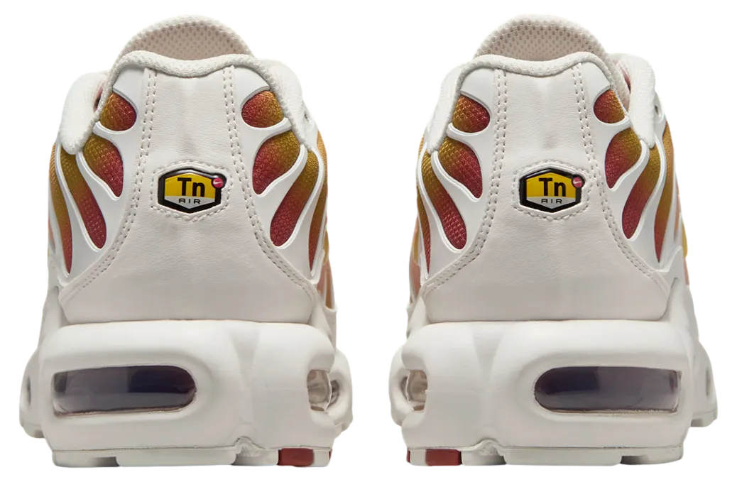 nike air max plus wmns rugged orange saturn gold 4