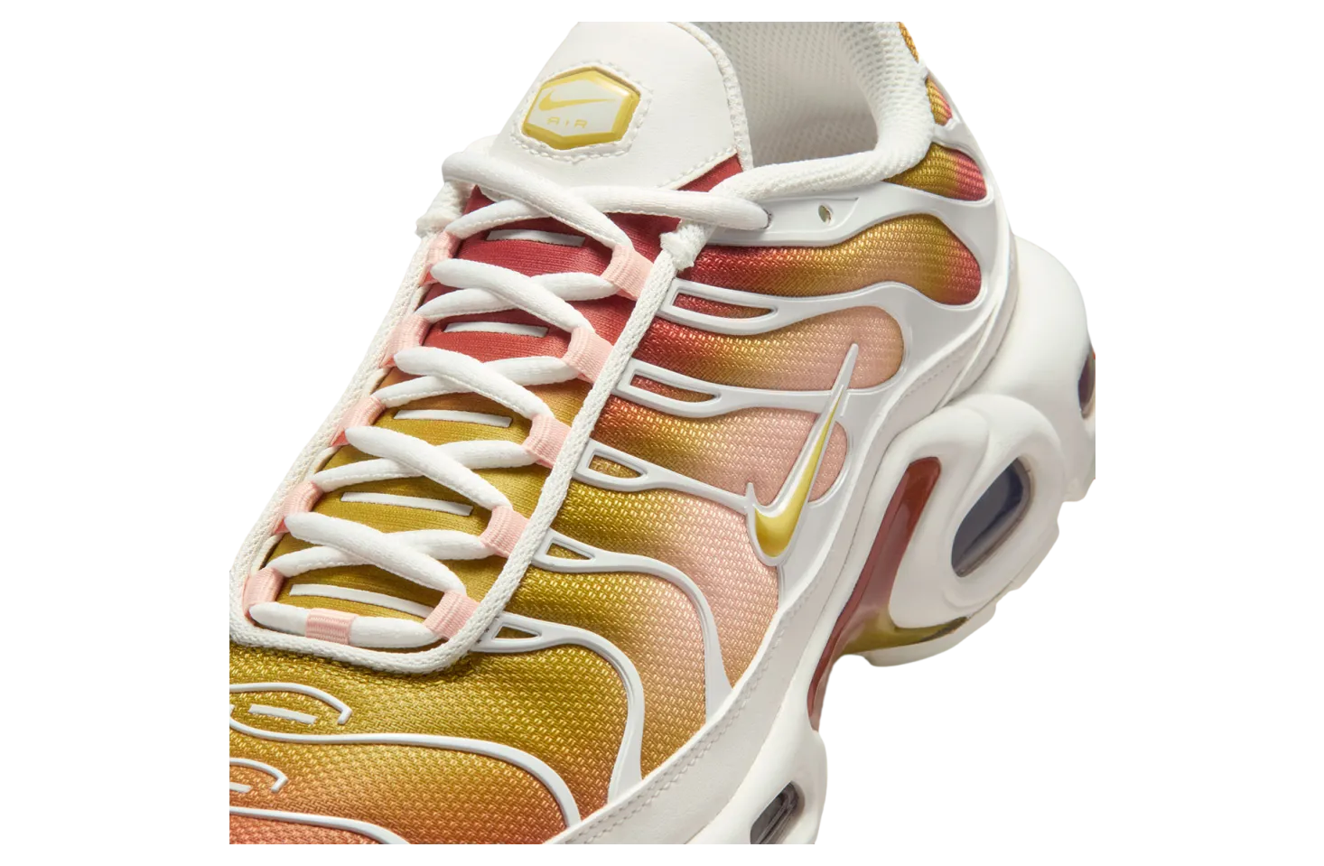 nike air max plus wmns rugged orange saturn gold 5