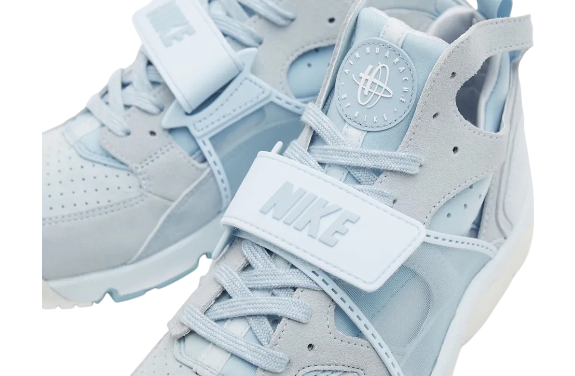nike air trainer huarache blue tint light armory blue 3