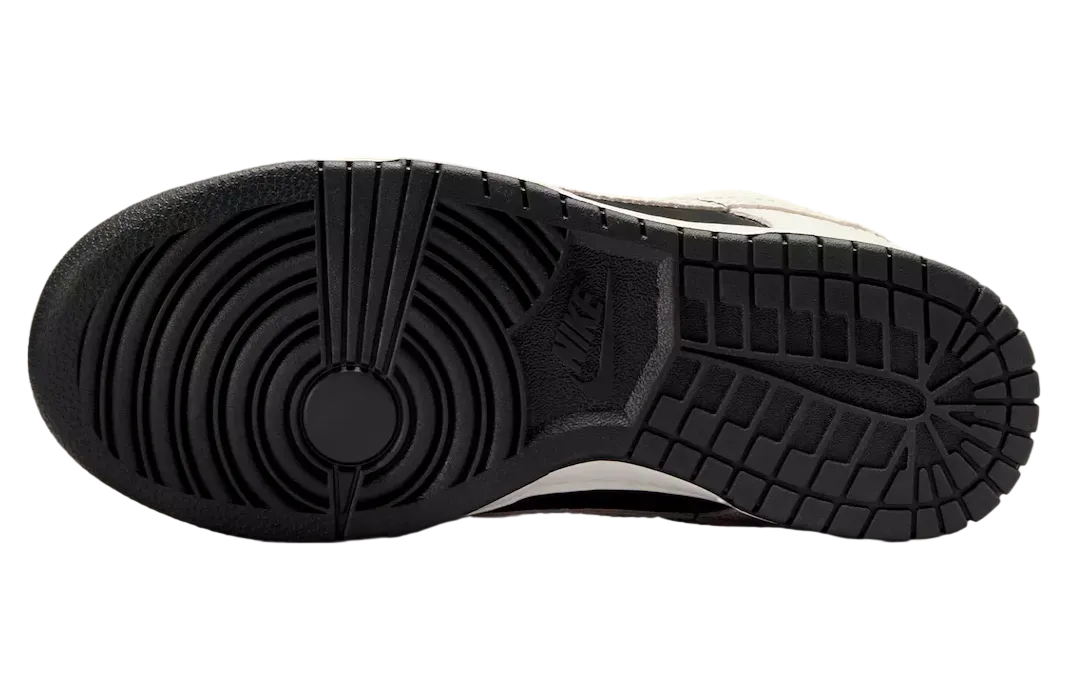 nike dunk low black sail metallic gold 4