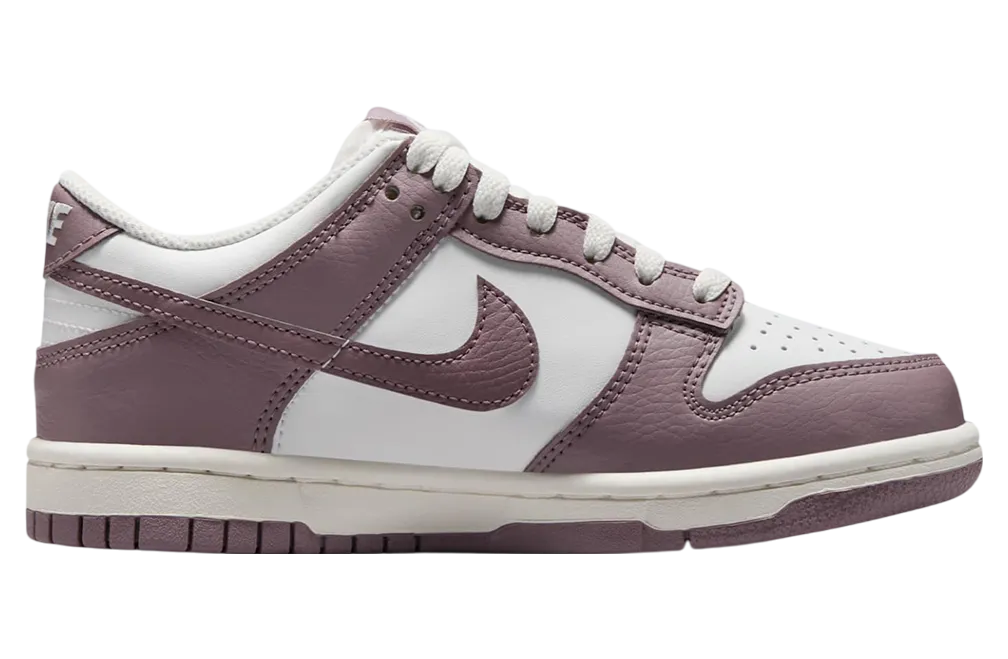 nike dunk low gs taupe grey summit white 1