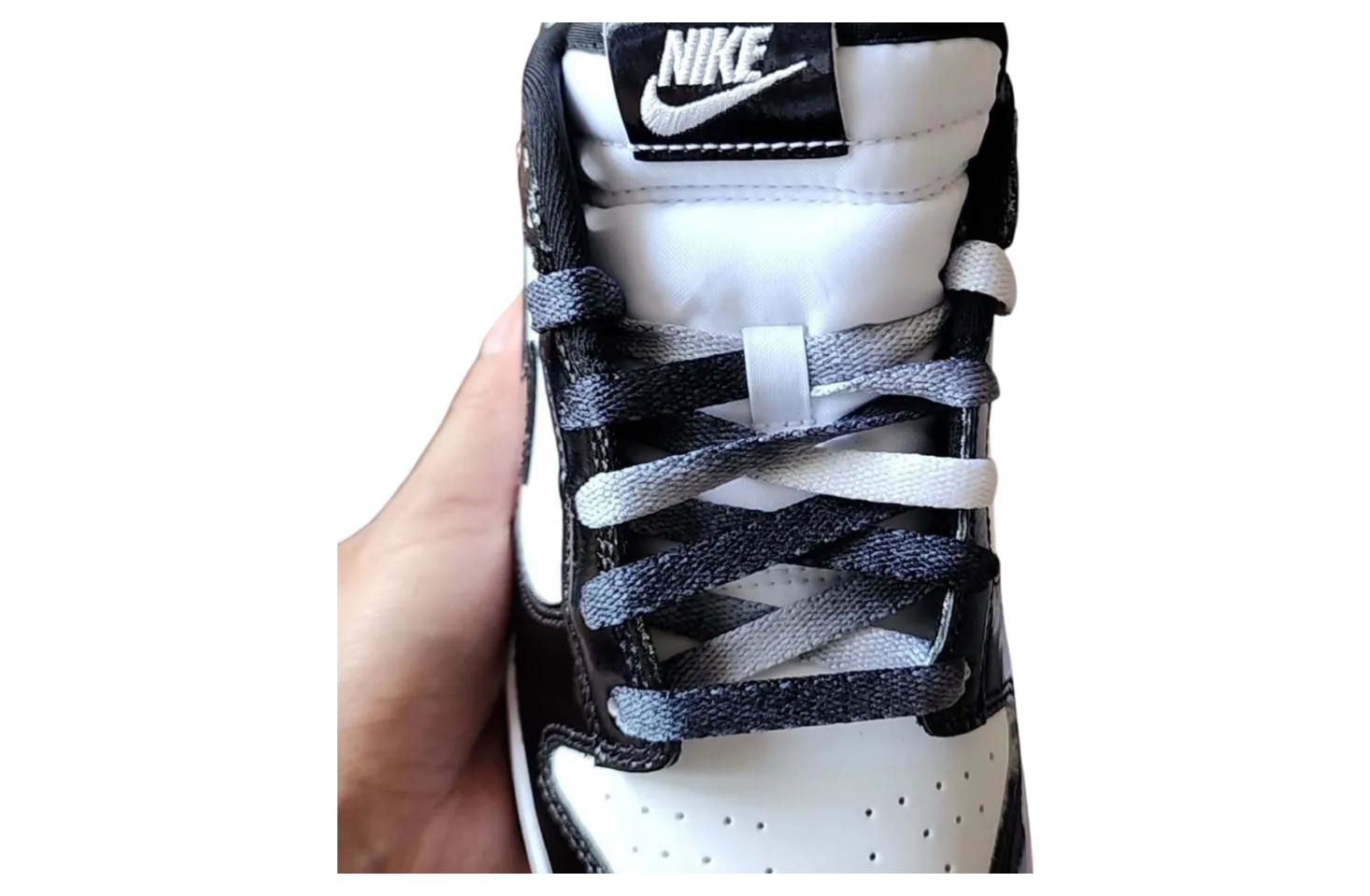nike dunk low se panda white black 2