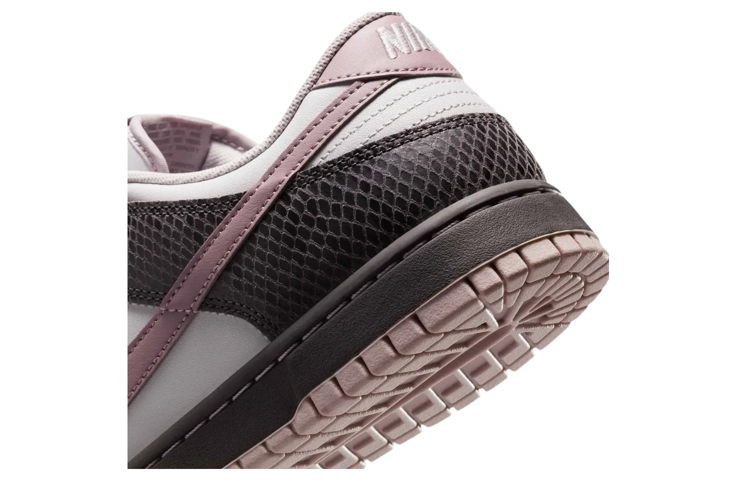 nike dunk low se snakeskin 6