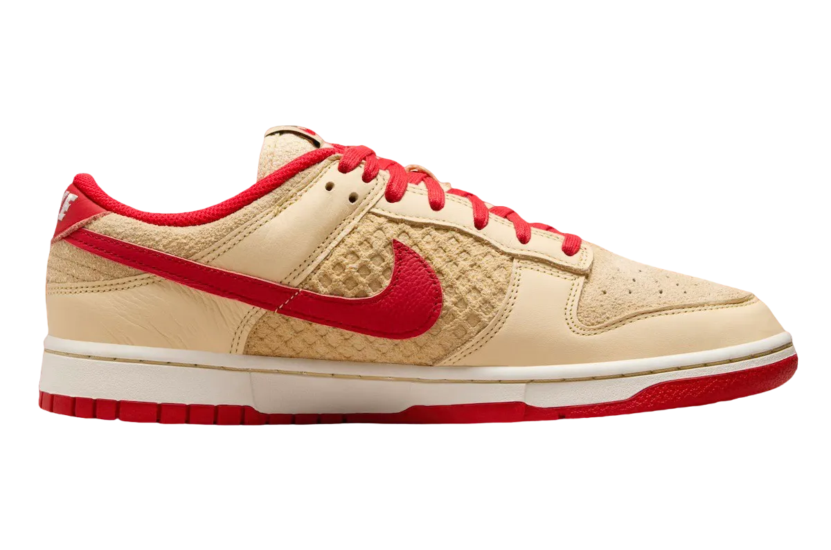 nike dunk low strawberry waffle 3