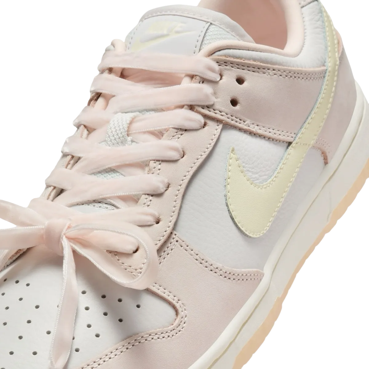 nike dunk low wmns light soft pink 2024 5