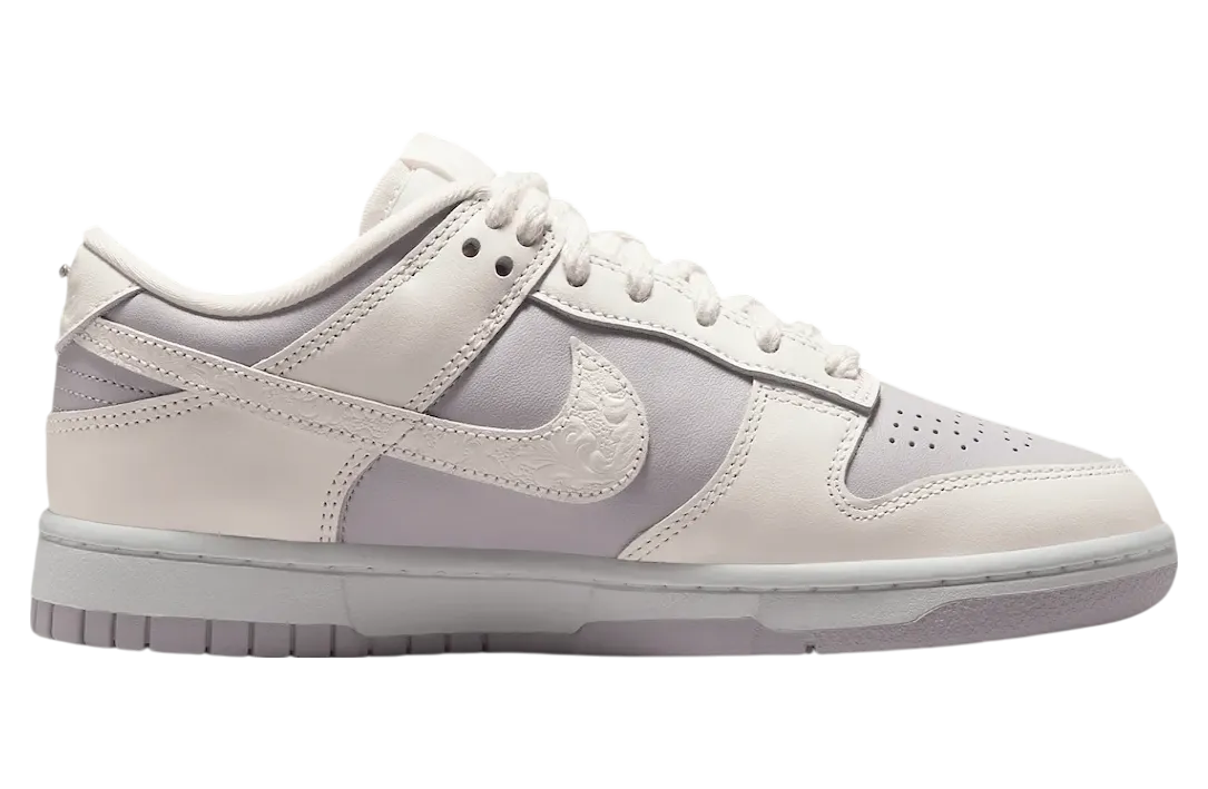 nike dunk low wmns platinum violet sail 1