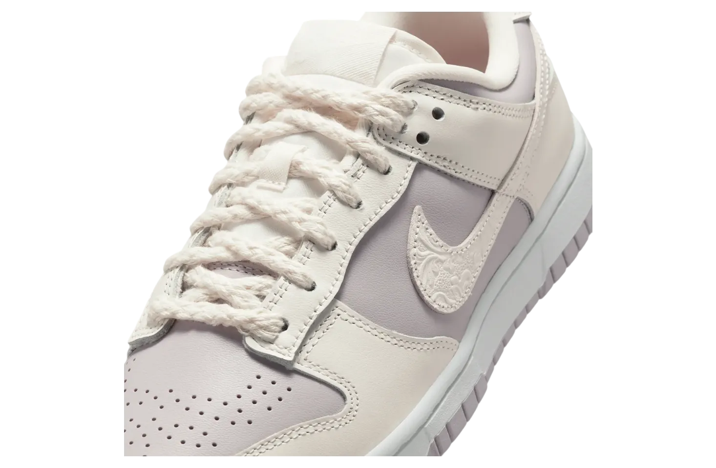 nike dunk low wmns platinum violet sail 5