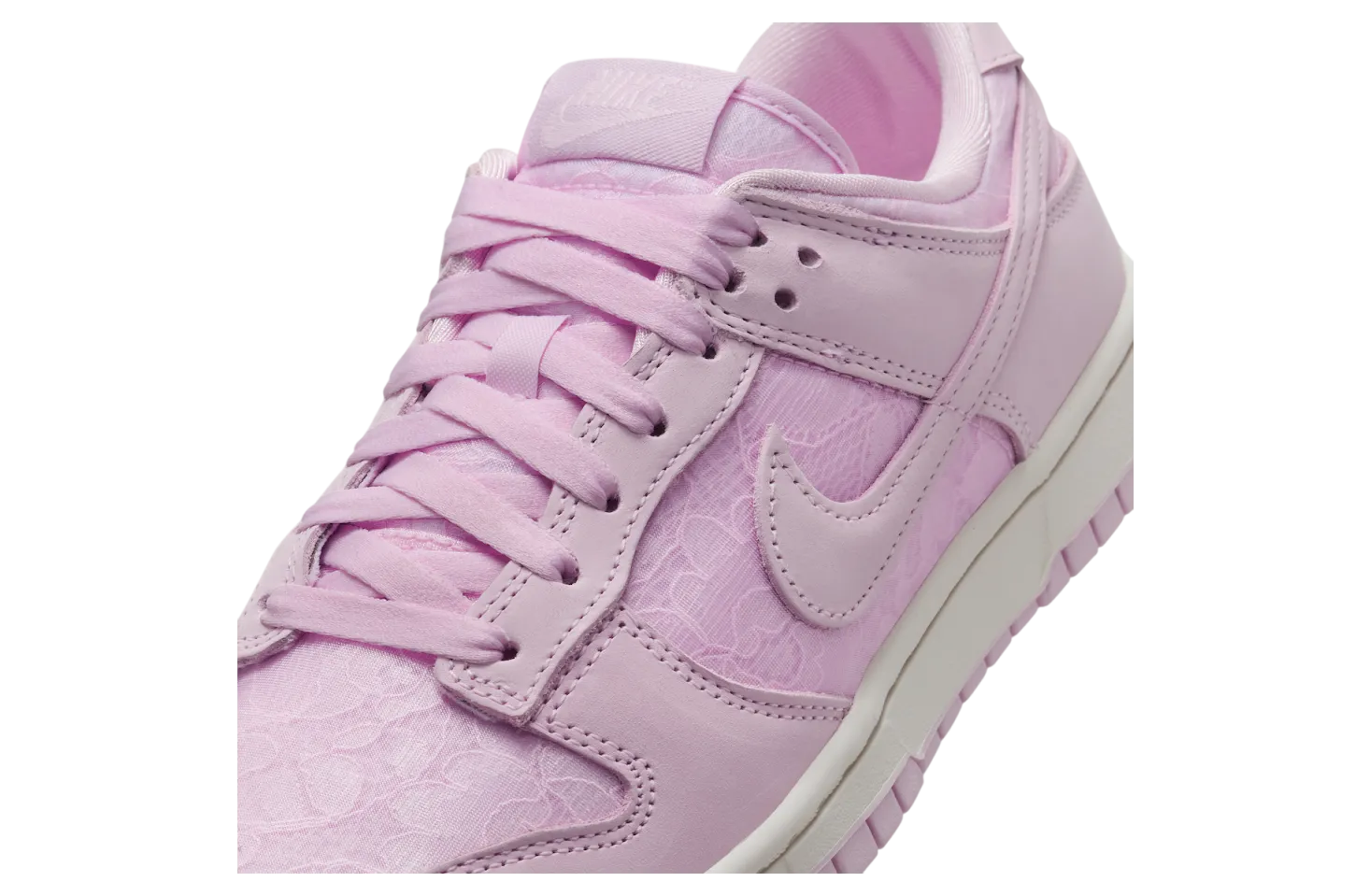 nike dunk low wmns regal pink soft pearl 4