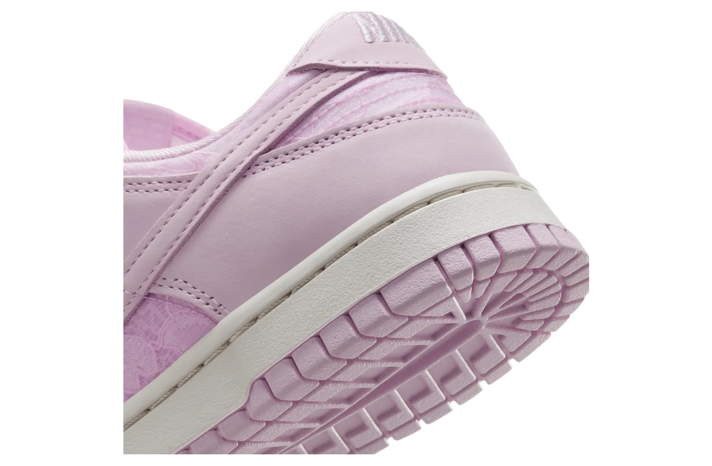 nike dunk low wmns regal pink soft pearl 5