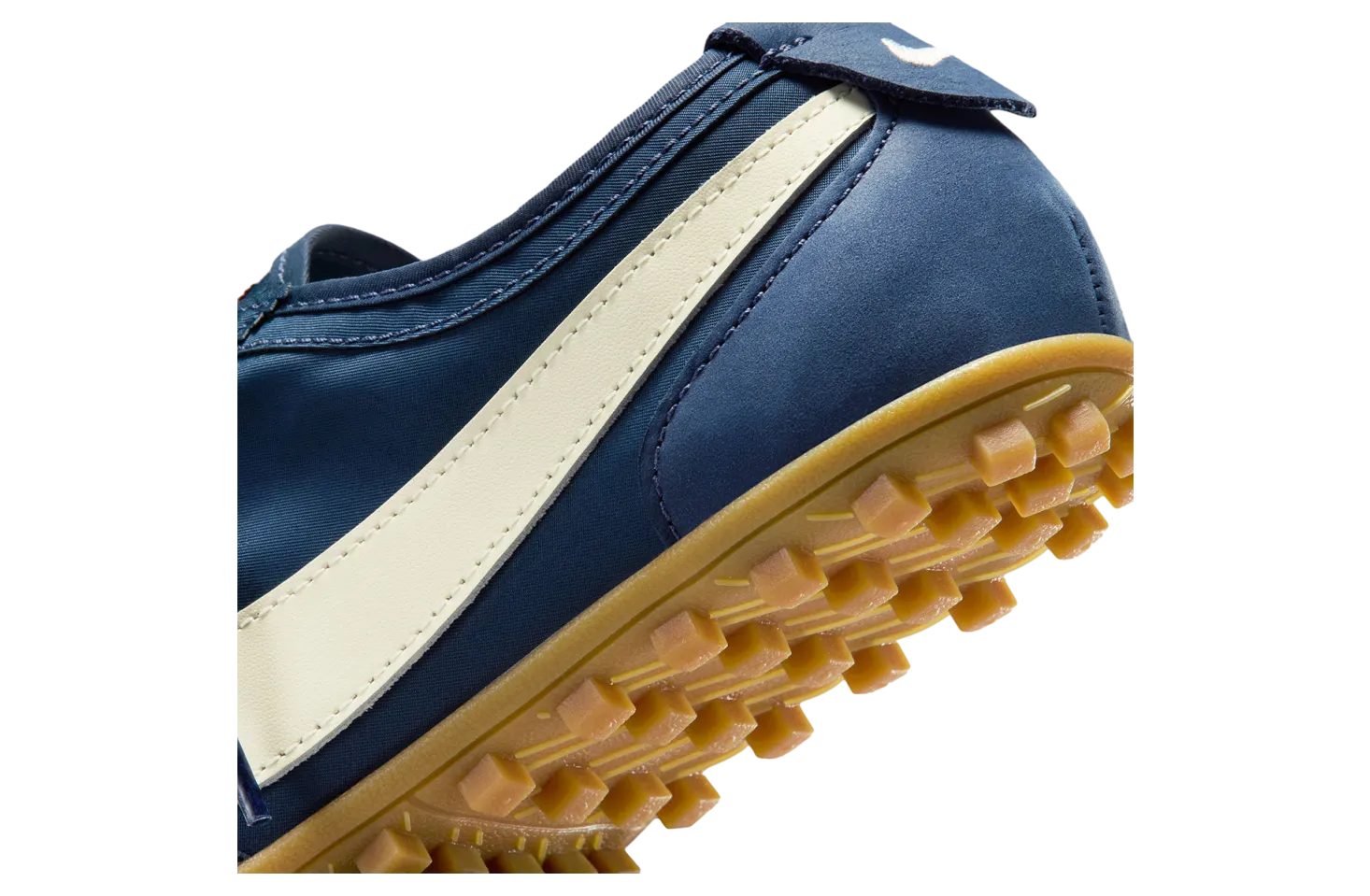 nike moon wmns midnight navy soft pearl 6