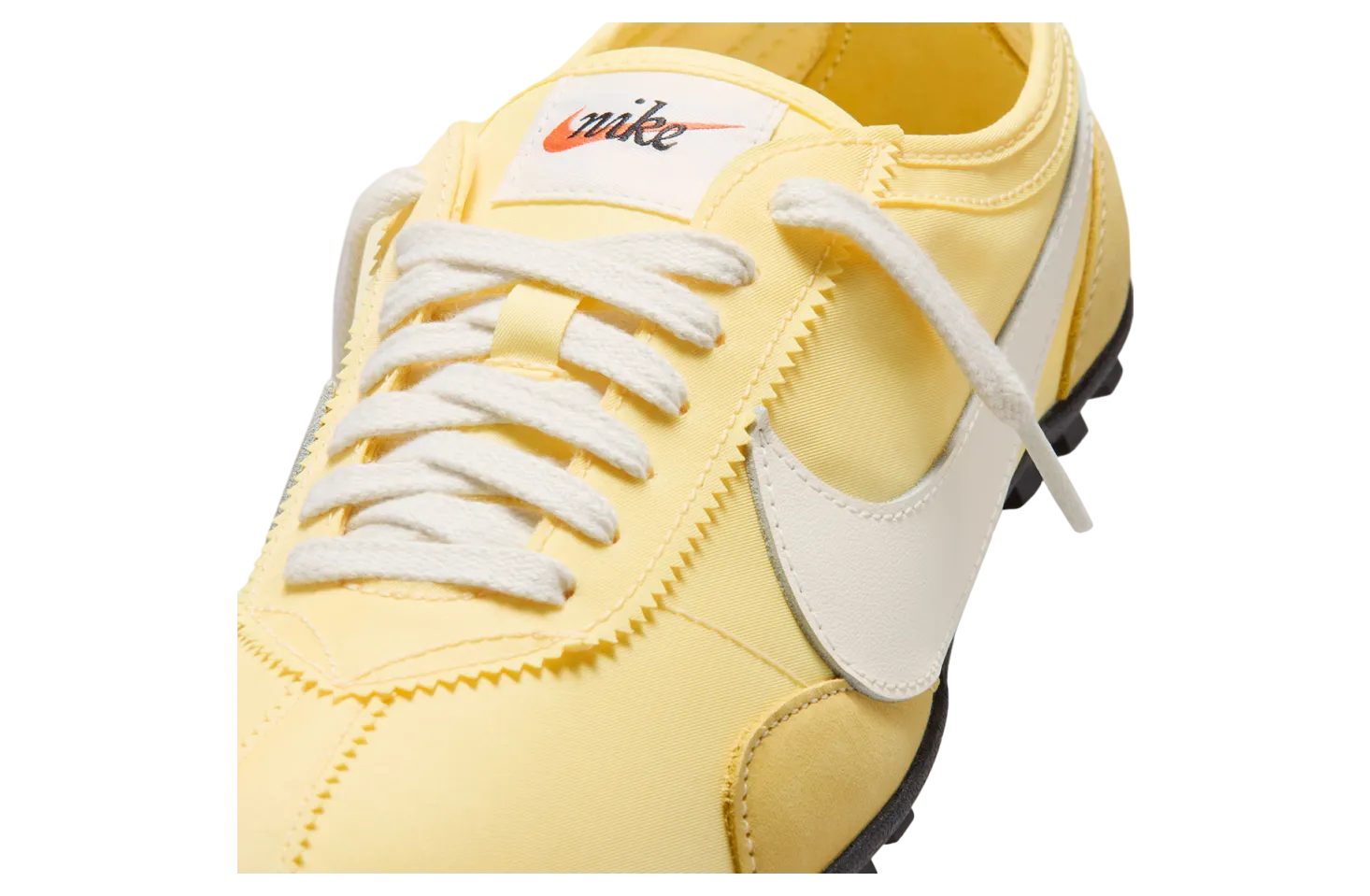 nike moon wmns soft yellow soft pearl 5