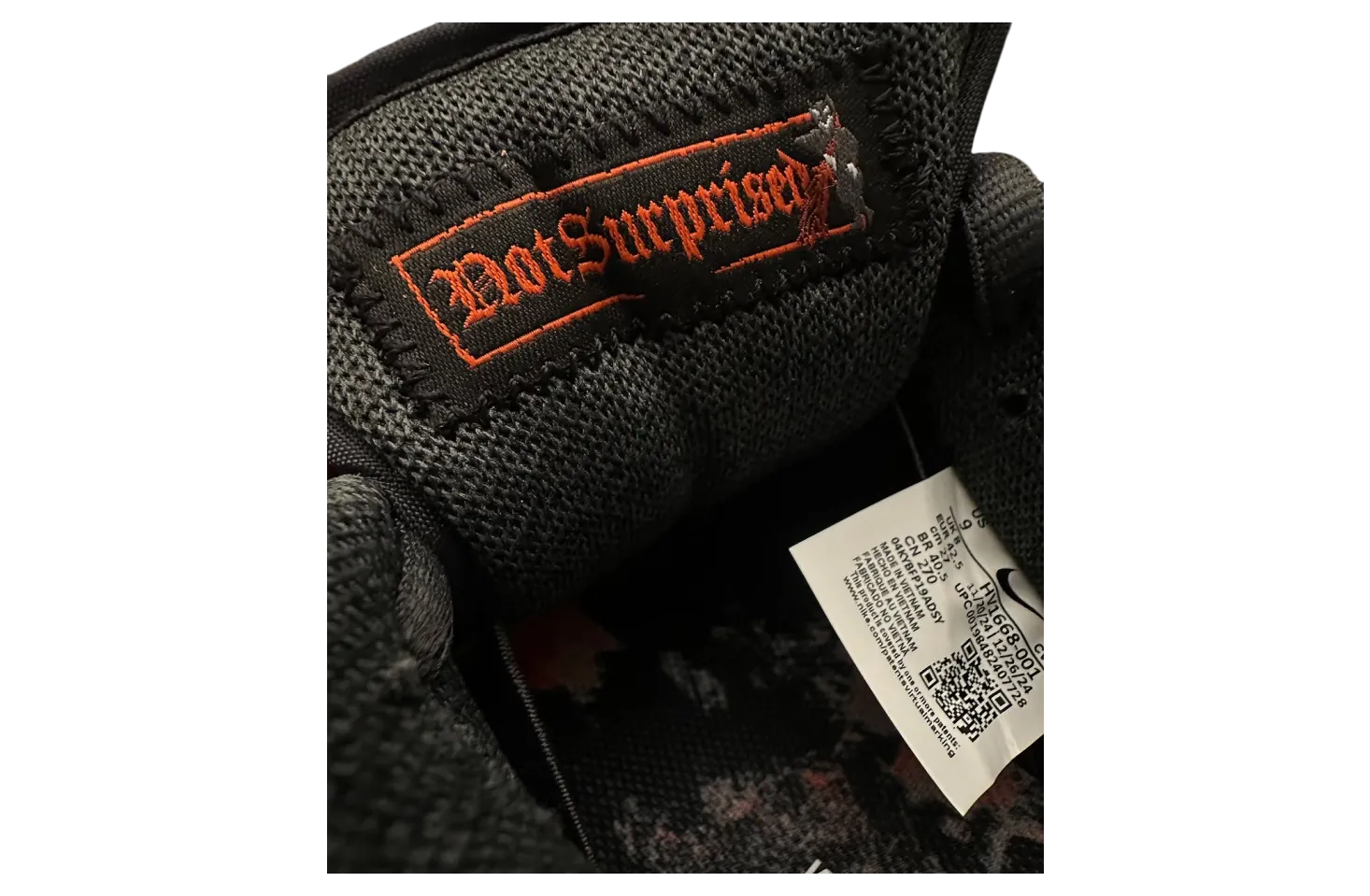 nike sb dunk low krampus 6