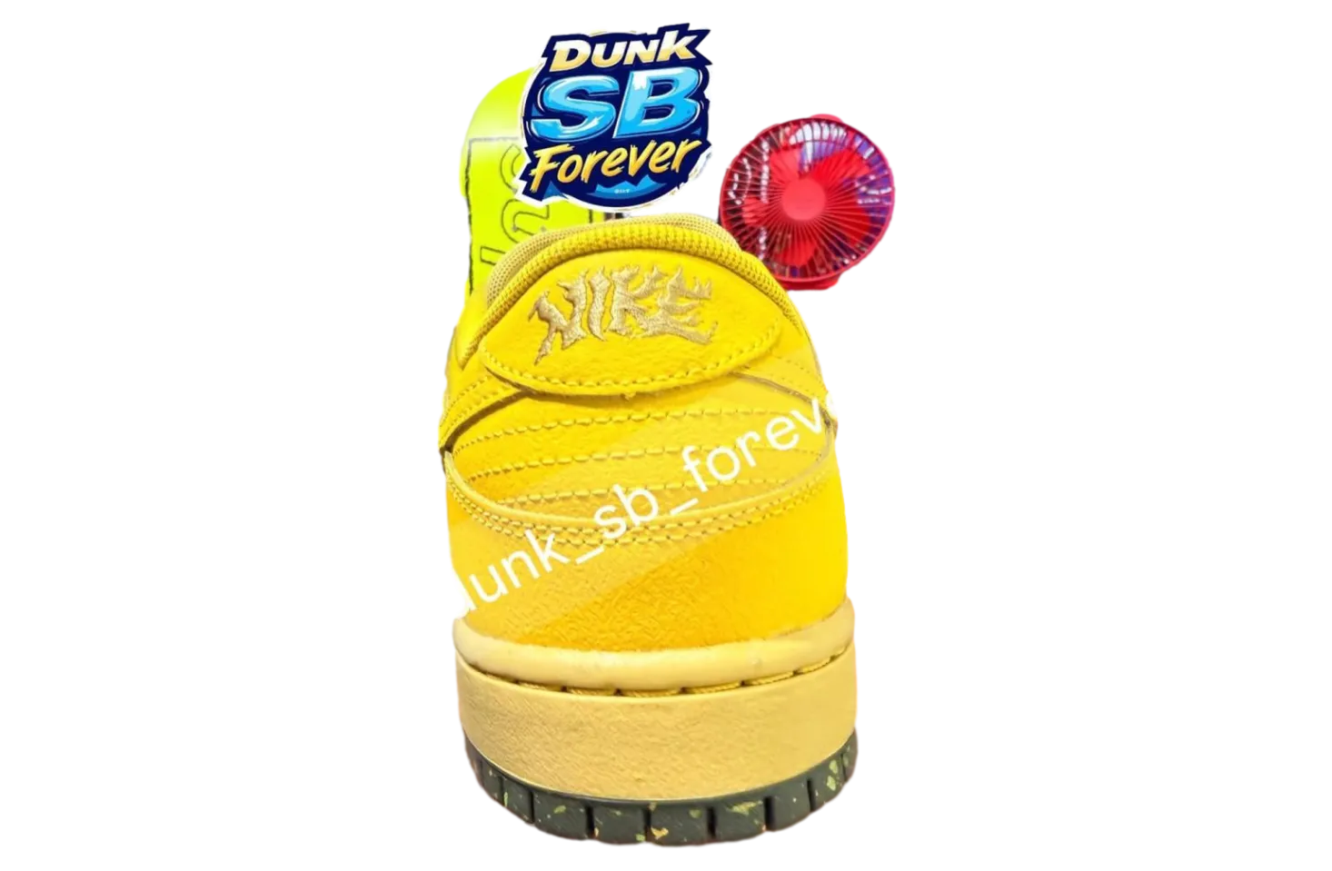 nike sb dunk low saffron quartz saffron quartz pear 1