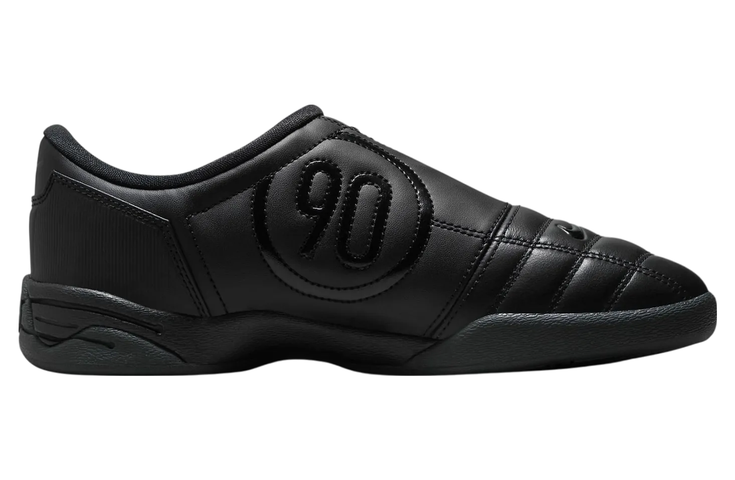 nike total 90 iii wmns triple black 1