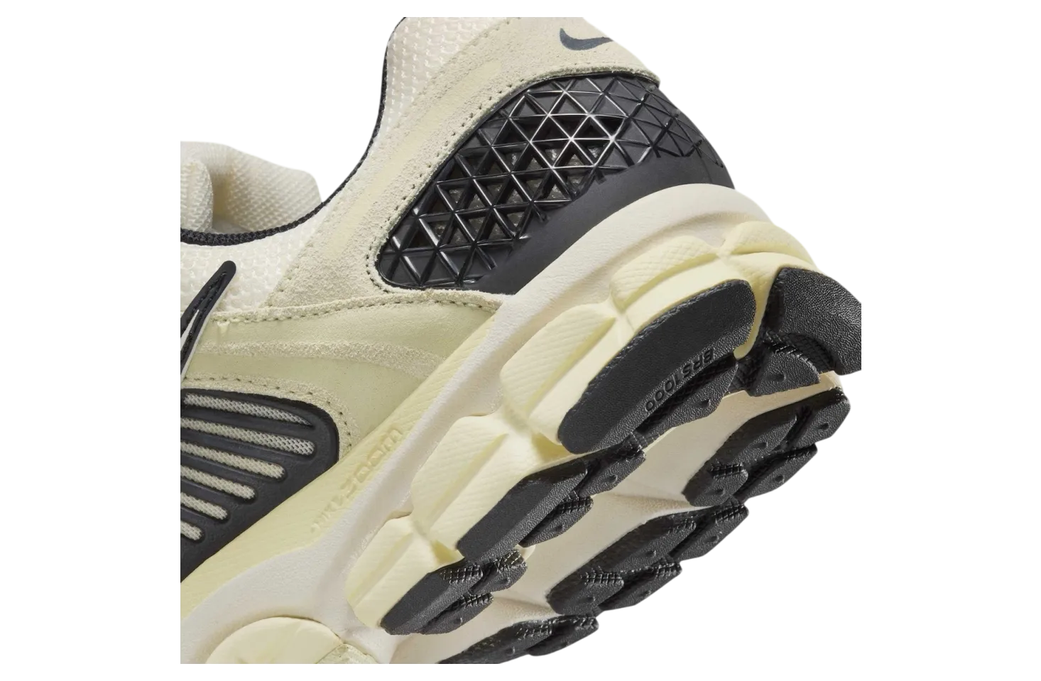 nike zoom vomero 5 alabaster pale ivory 6