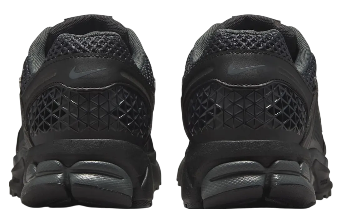 nike zoom vomero 5 black iridescent 3