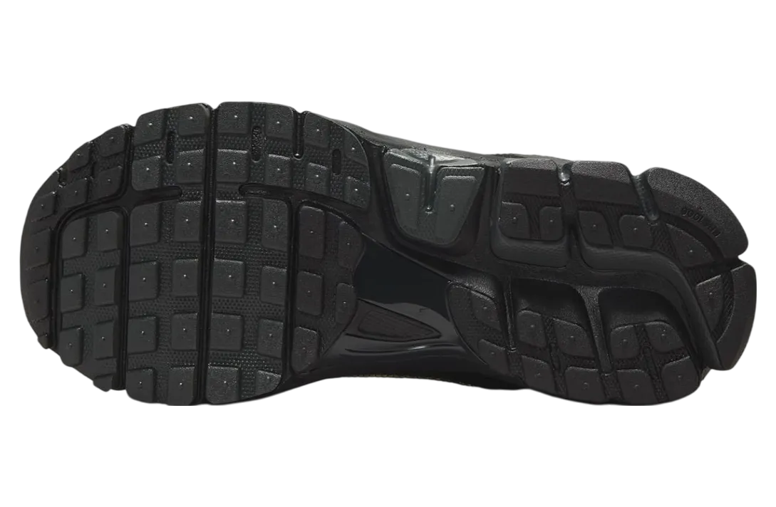 nike zoom vomero 5 black iridescent 4