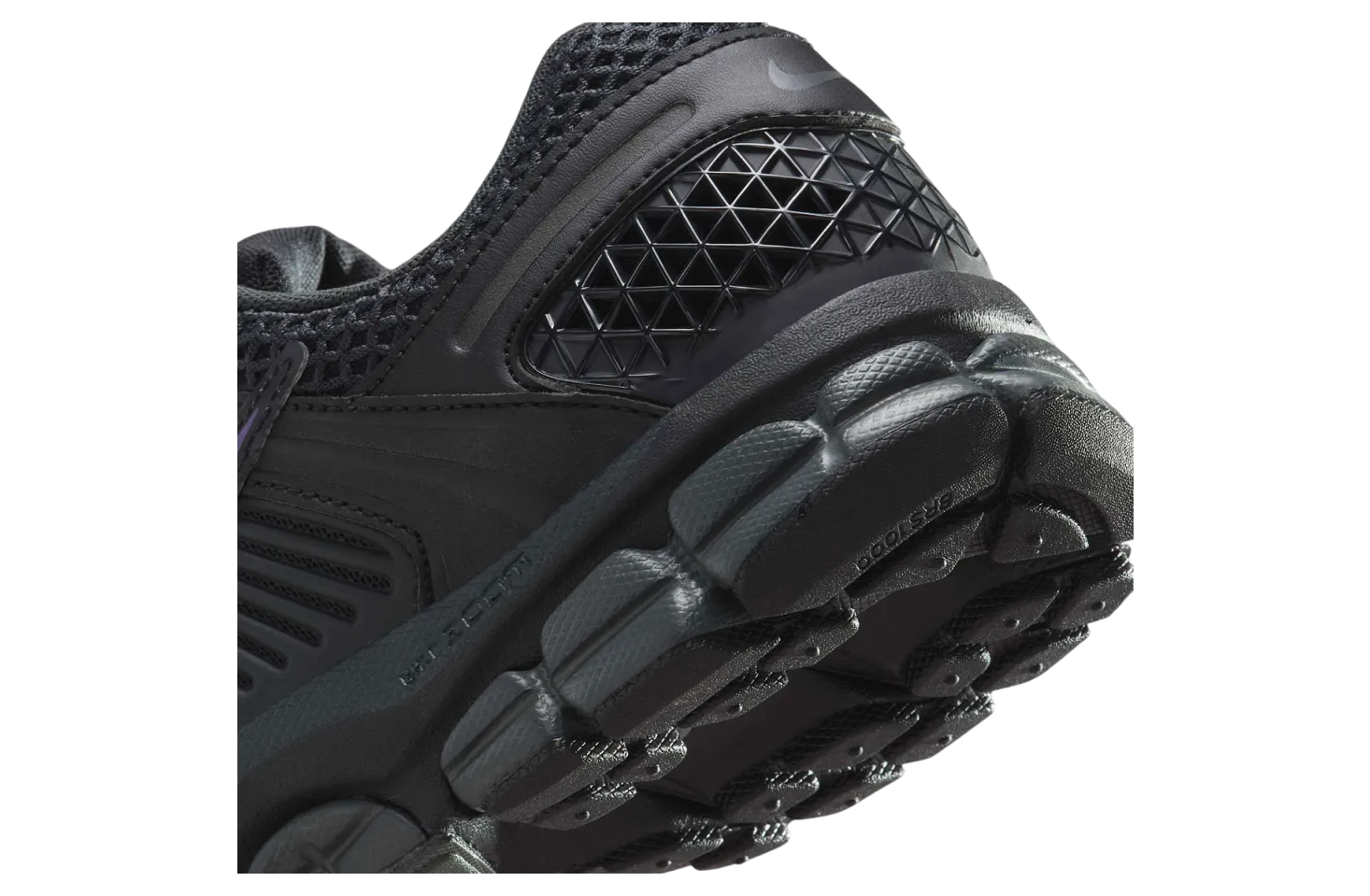 nike zoom vomero 5 black iridescent 6