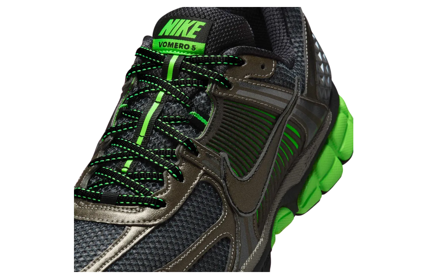 nike zoom vomero 5 metallic pewter green strike 4