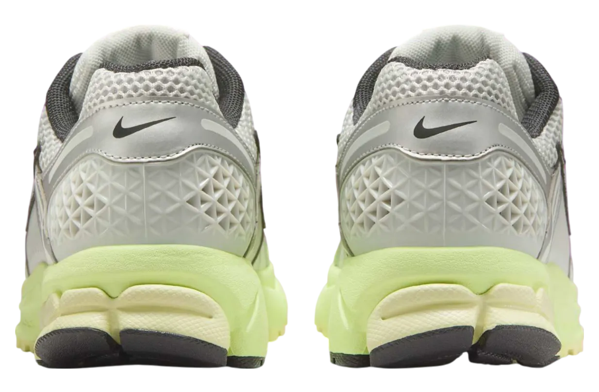 nike zoom vomero 5 metallic silver barley volt 3