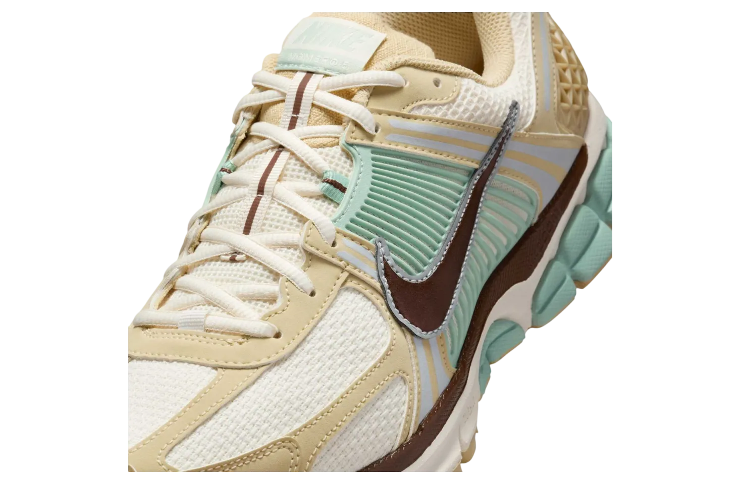 nike zoom vomero 5 team gold pale ivory 5