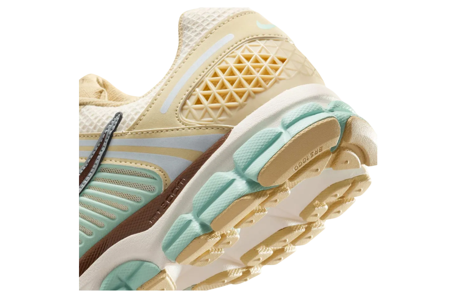 nike zoom vomero 5 team gold pale ivory 6