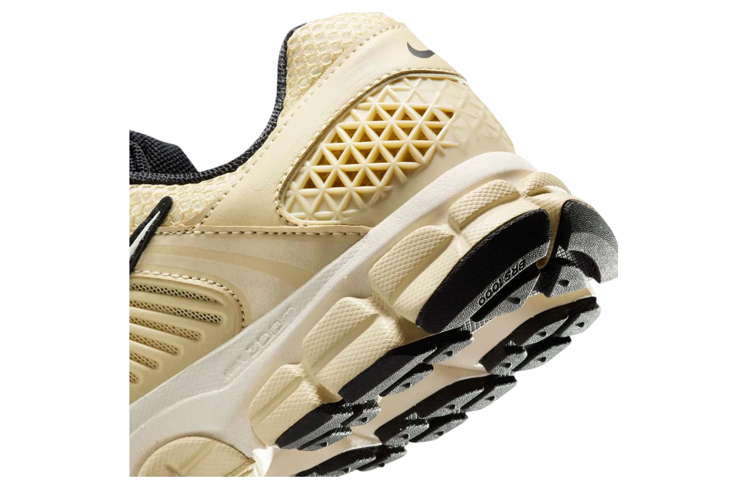 nike zoom vomero 5 wmns gold white 5