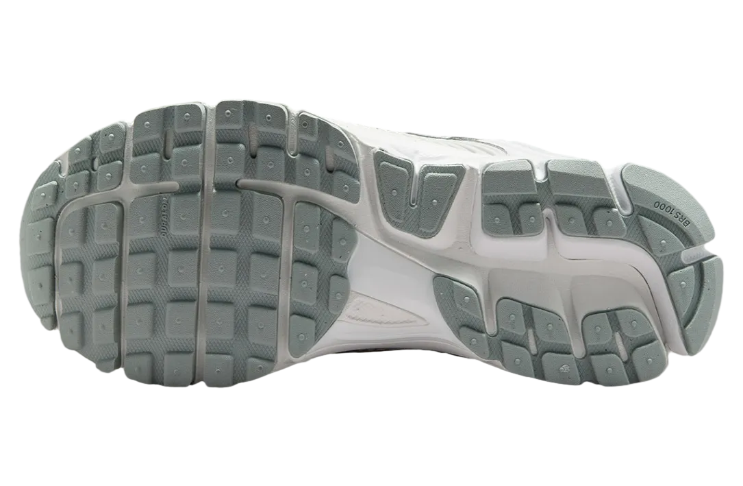 nike zoom vomero 5 wmns grey fog white 4