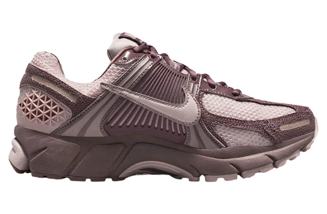 nike zoom vomero 5 wmns tattoo particle rose 2