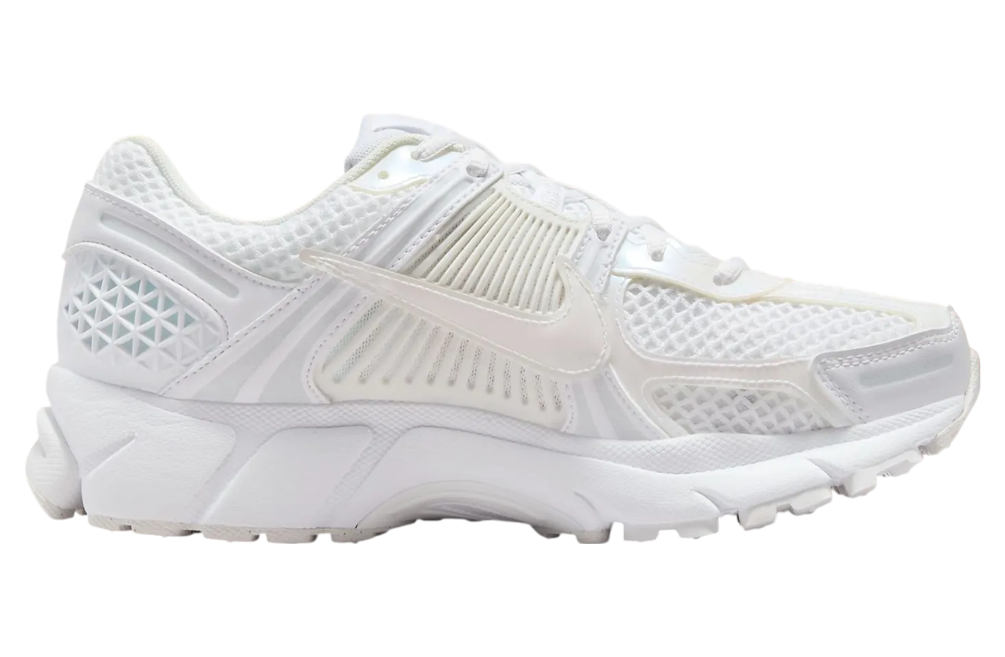 nike zoom vomero 5 wmns triple white 1