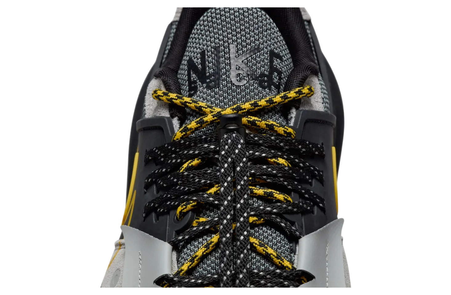 sacai x nike zegamadome sp matte silver tour yellow 9