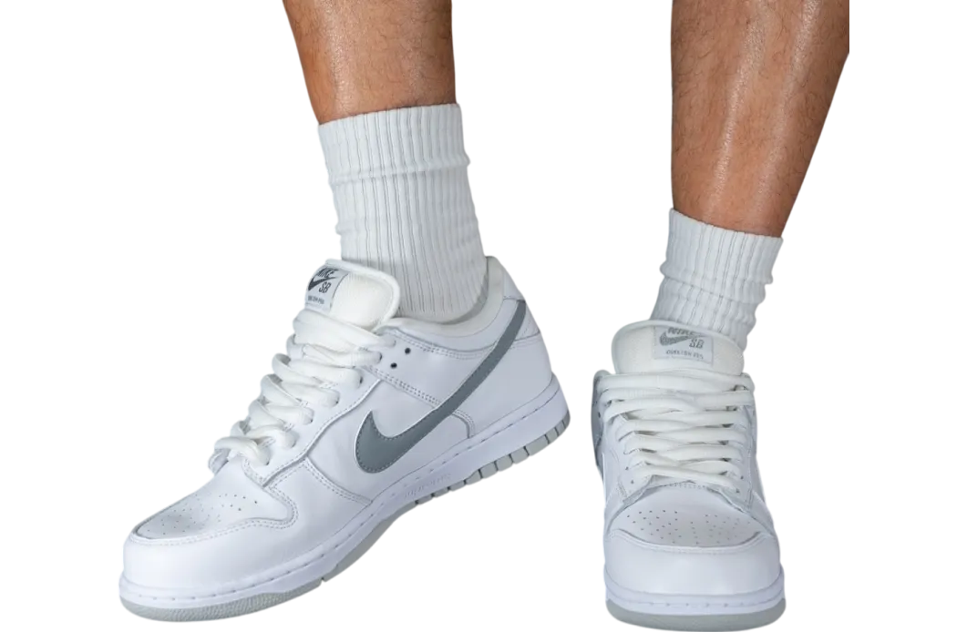 supreme x nike sb dunk low white metallic silver white 7