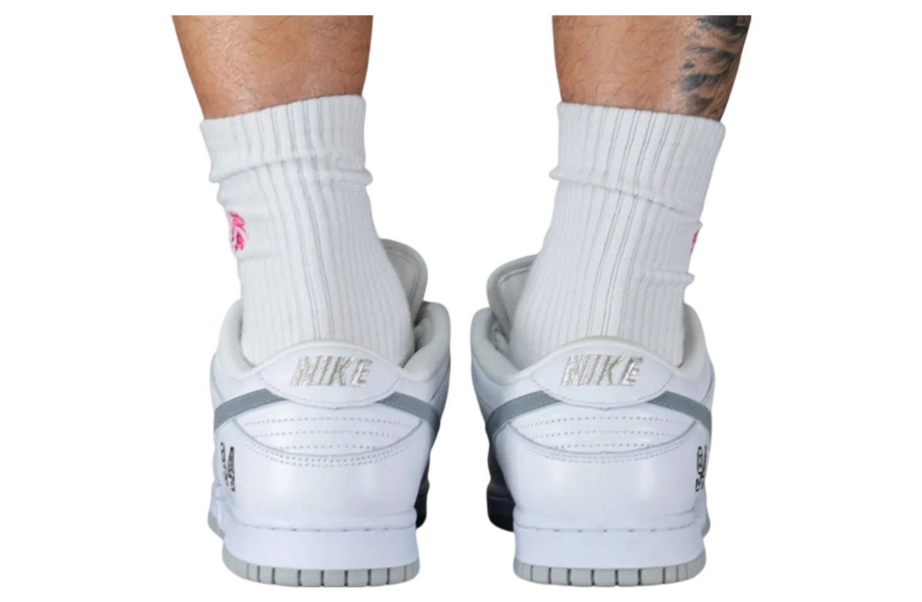 supreme x nike sb dunk low white metallic silver white 9